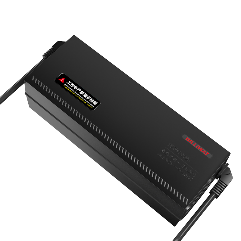 200W電動(dòng)摩托車充電器